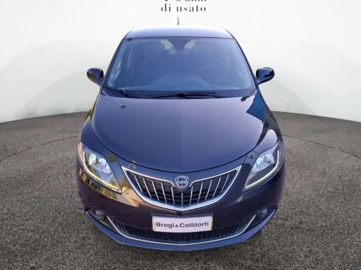 Lancia Ypsilon usata a Firenze (2)