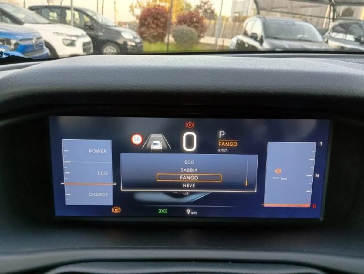 Jeep Avenger nuova a Brescia (7)