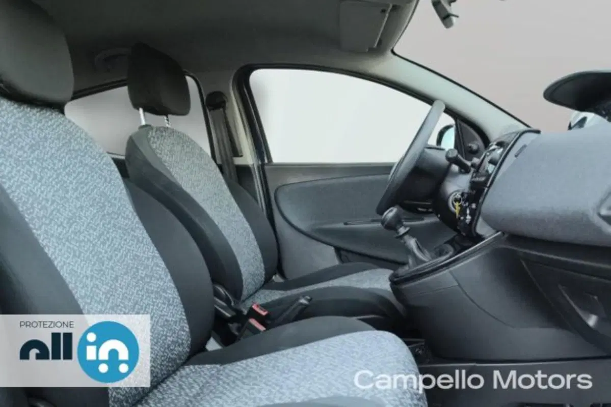 Lancia Ypsilon usata a Venezia (14)
