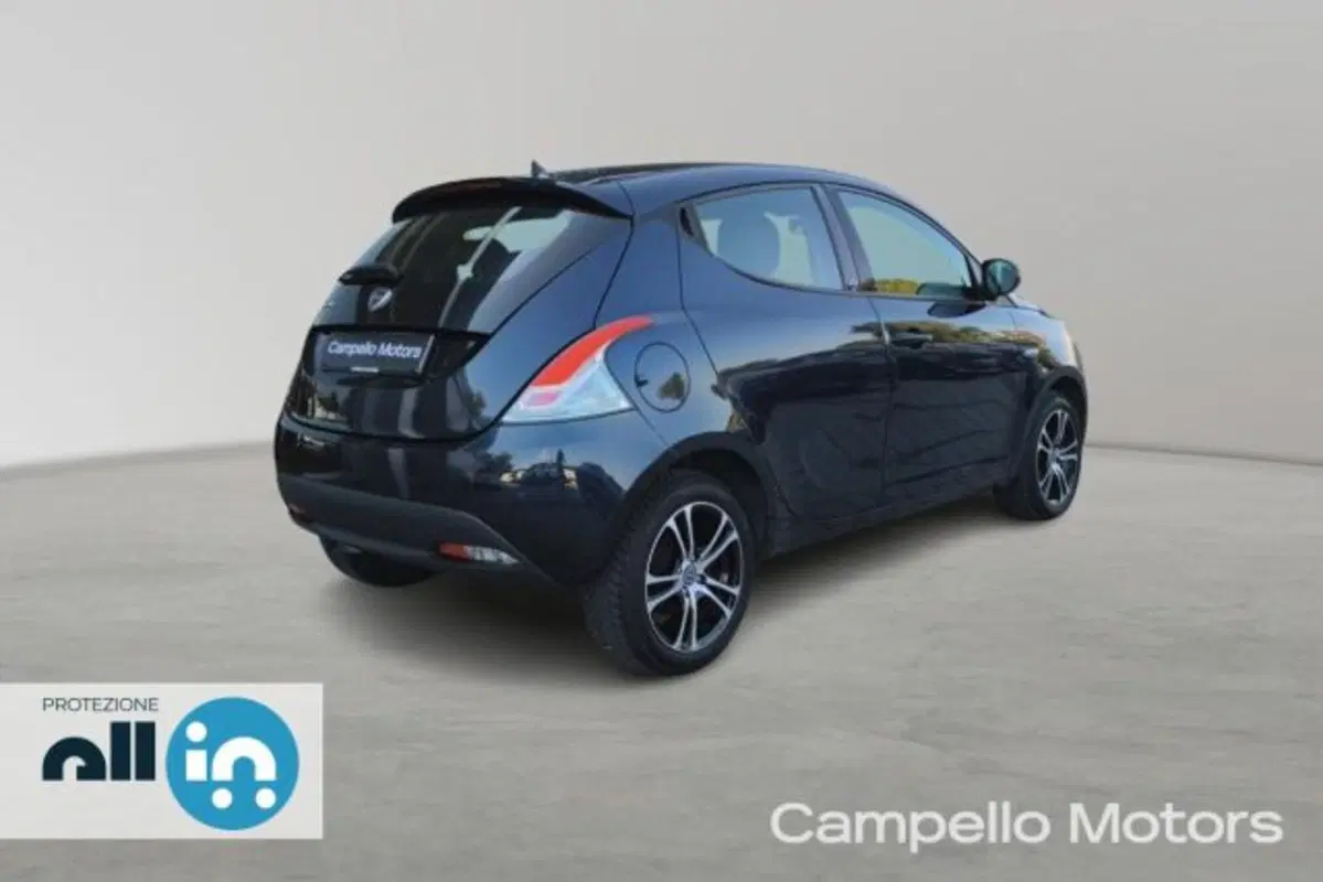 Lancia Ypsilon usata a Venezia (3)