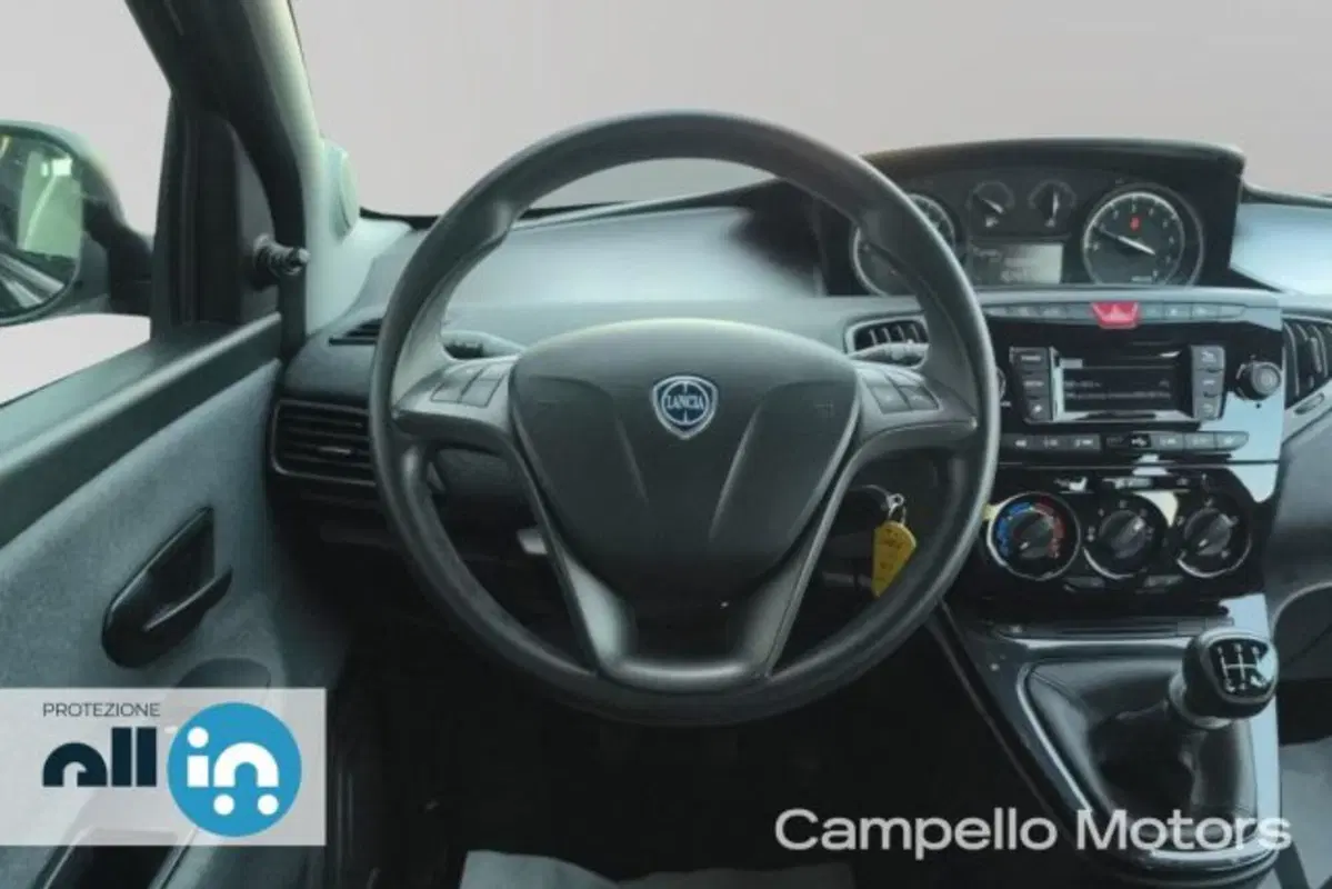 Lancia Ypsilon usata a Venezia (8)