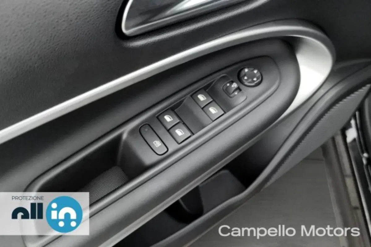 Jeep Avenger nuova a Venezia (18)