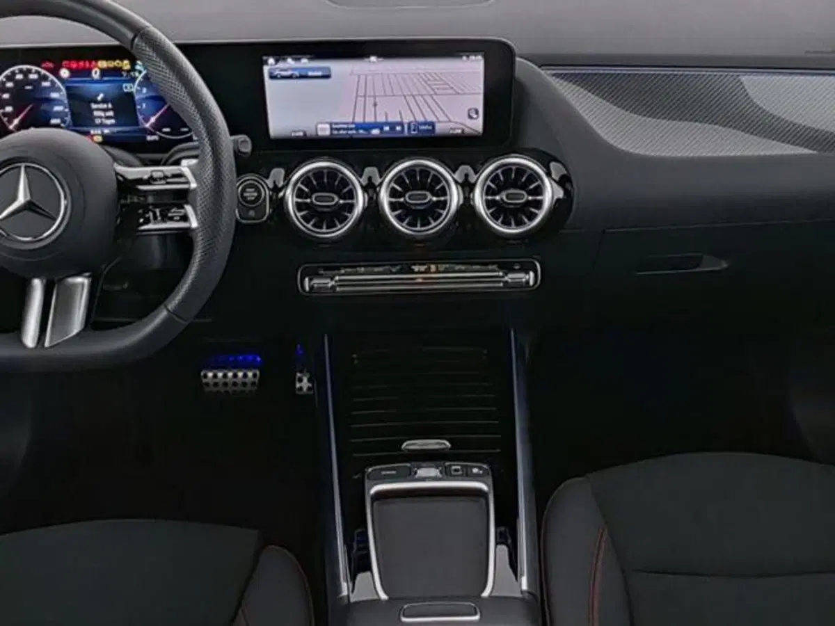 Mercedes-Benz GLA SUV usata a Milano (6)