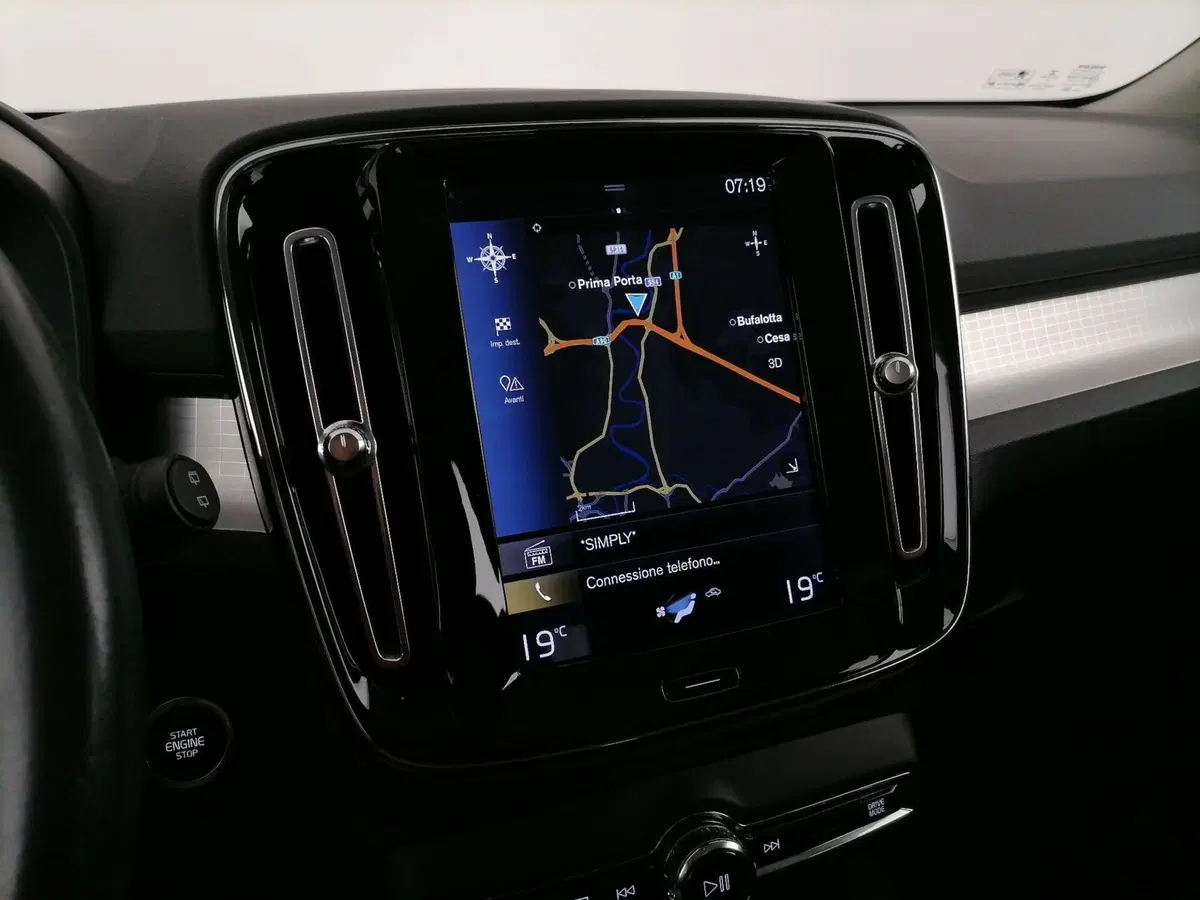 VOLVO Veicoli Commerciali XC40 usata a Roma (17)
