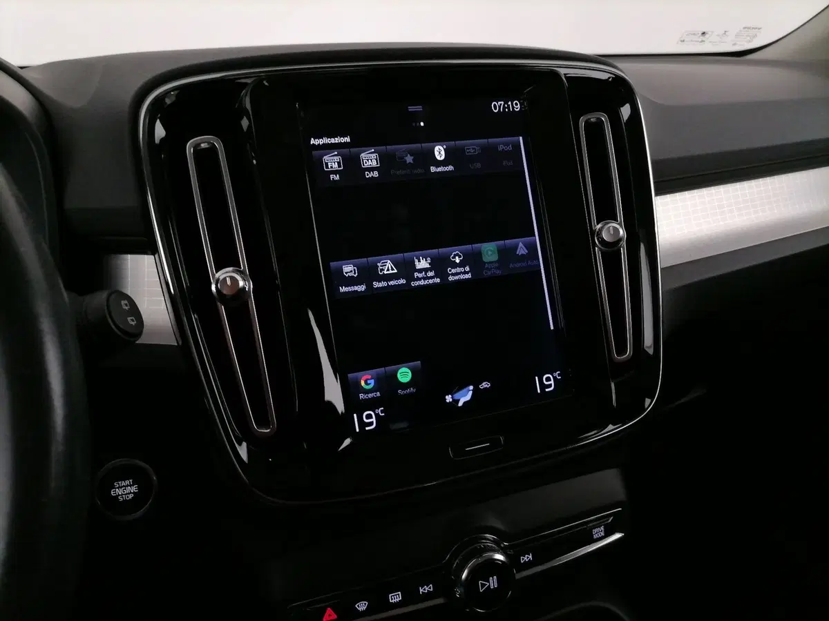 VOLVO Veicoli Commerciali XC40 usata a Roma (20)