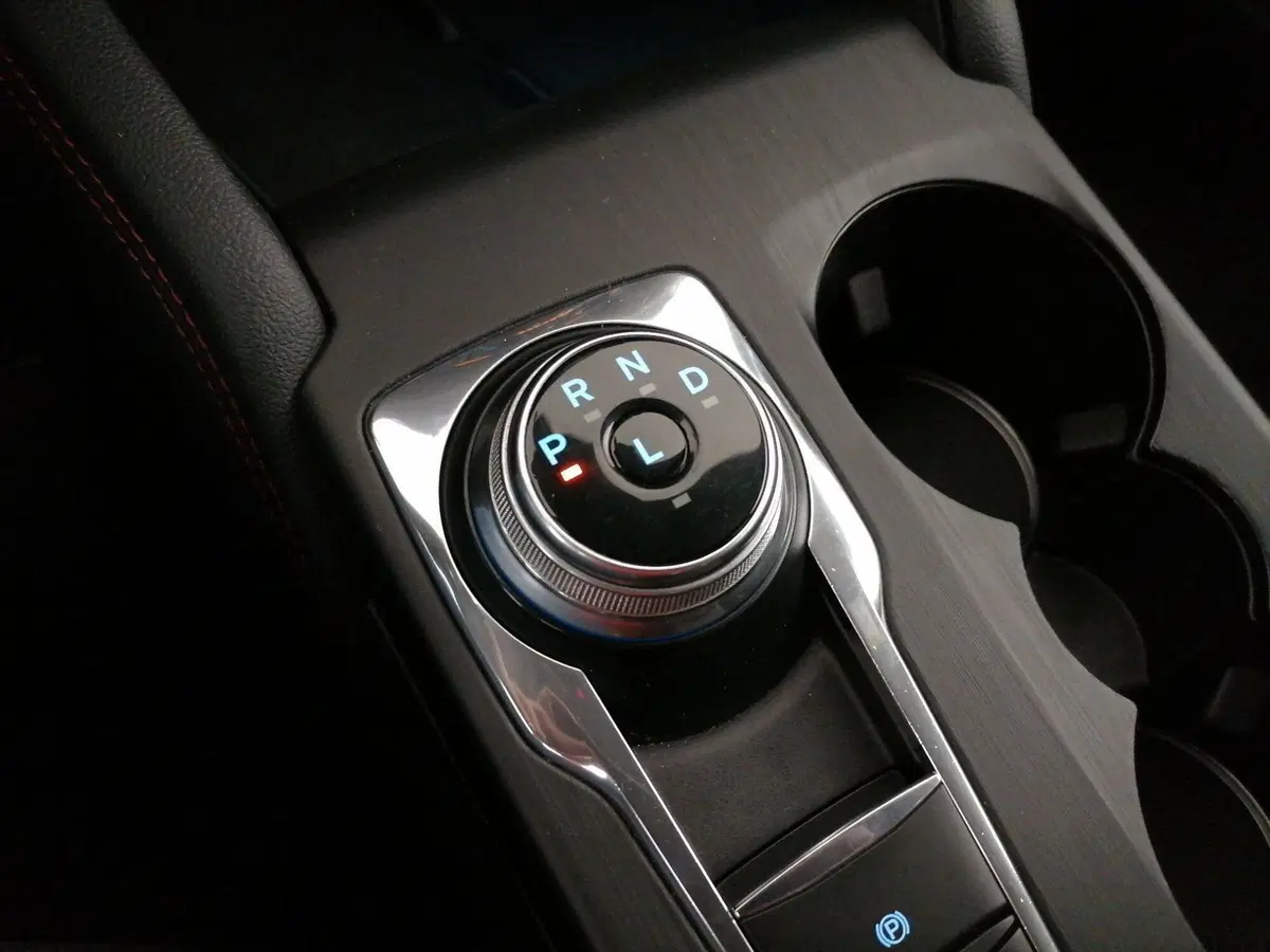 Ford Kuga usata a Roma (13)