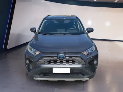 Toyota Rav4 vvt-ie h Active 2wd 218cv e-cvt del 2019 usata a Torino