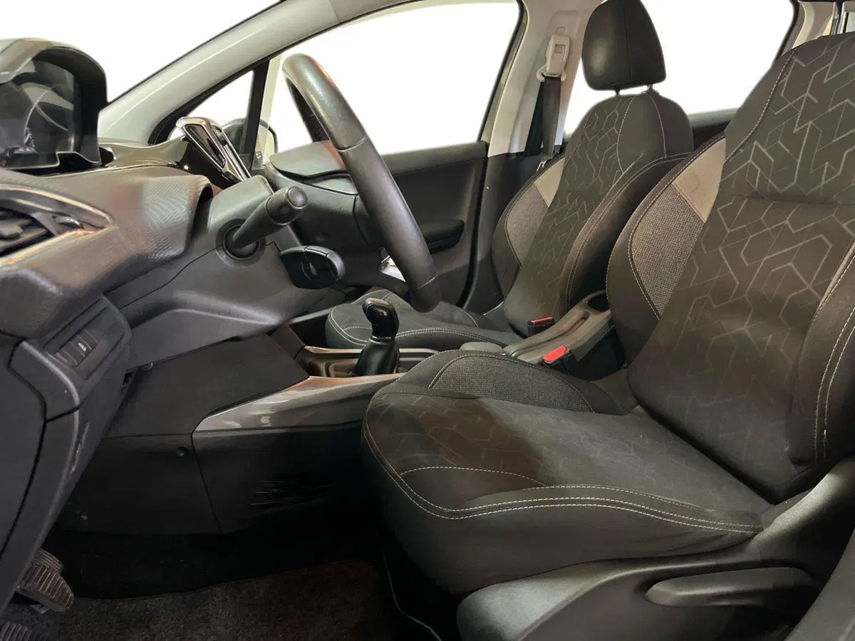 Peugeot 2008 usata a Arezzo (9)