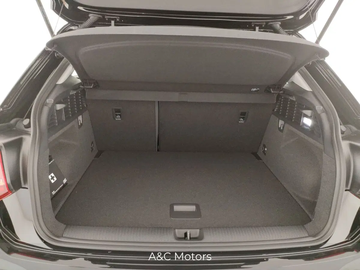 Audi Q2 nuova a Napoli (14)