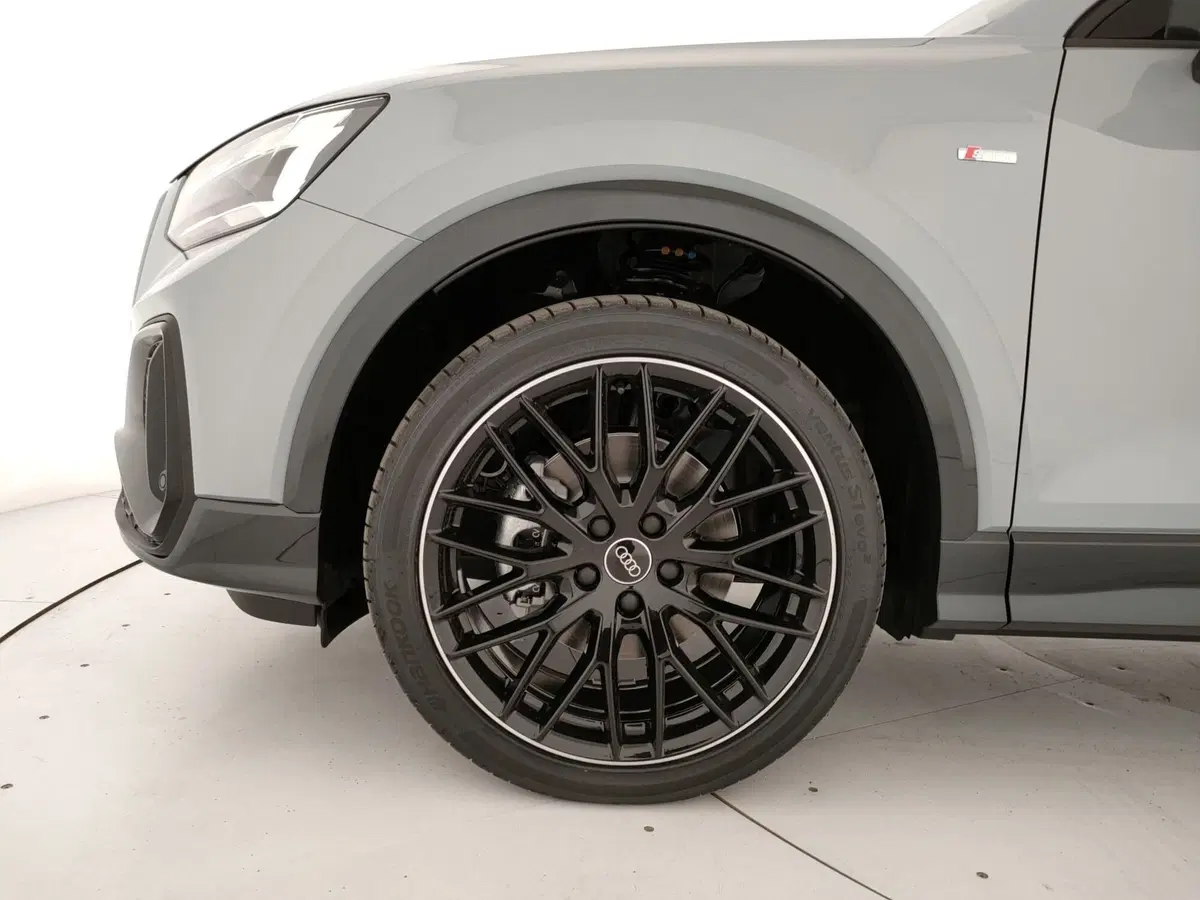 Audi Q2 nuova a Napoli (6)