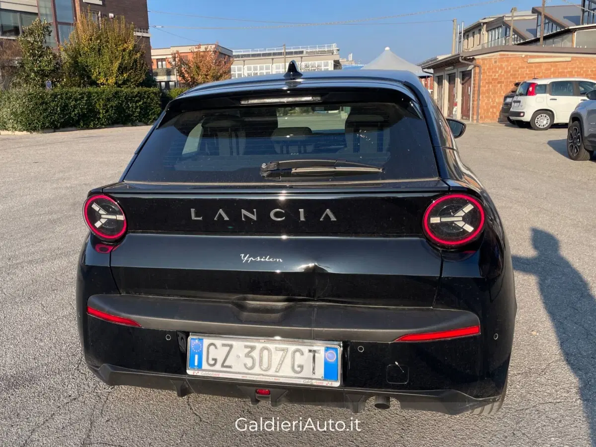 Lancia Ypsilon usata a Salerno (13)