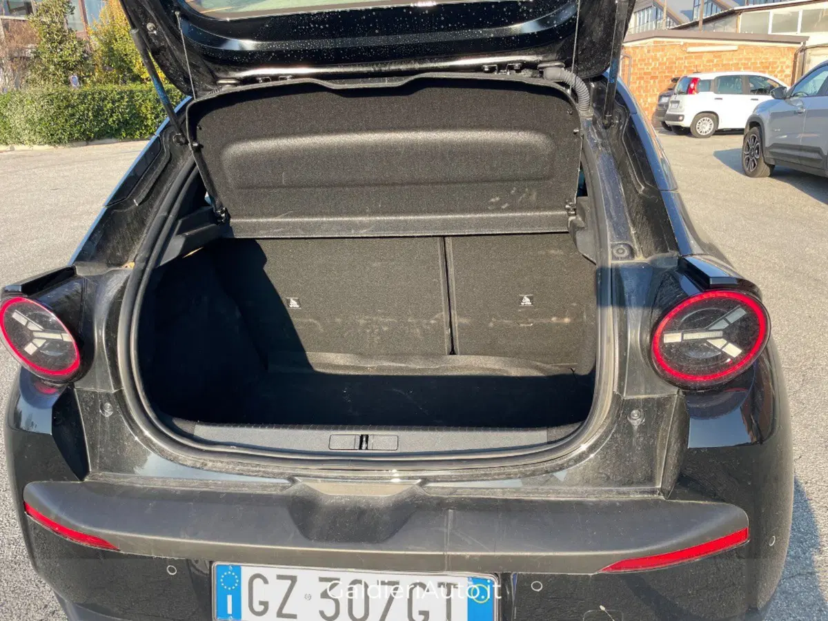 Lancia Ypsilon usata a Salerno (14)