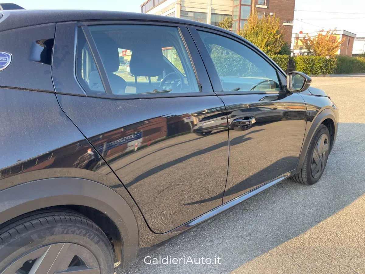 Lancia Ypsilon usata a Salerno (15)