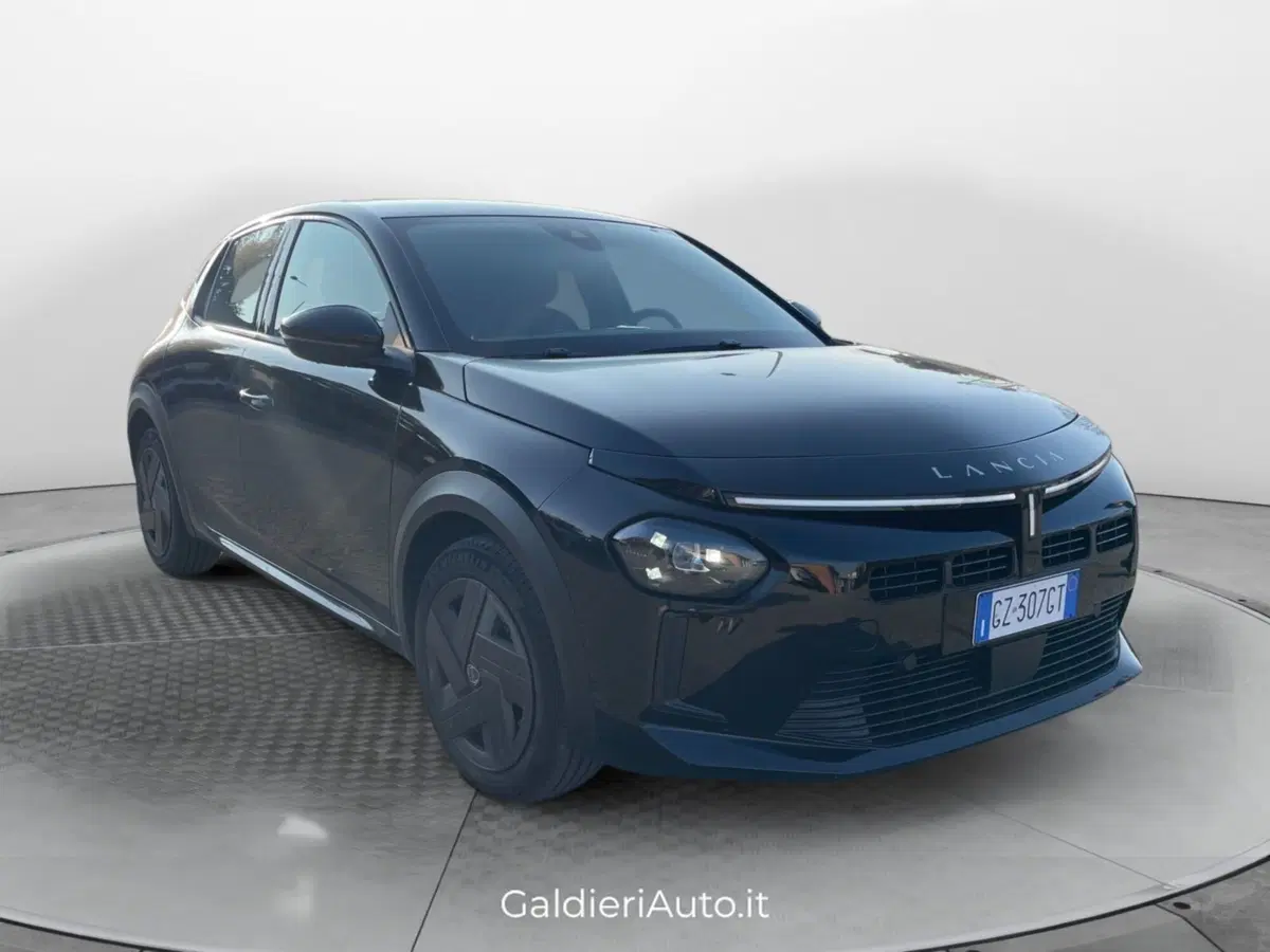 Lancia Ypsilon usata a Salerno (2)