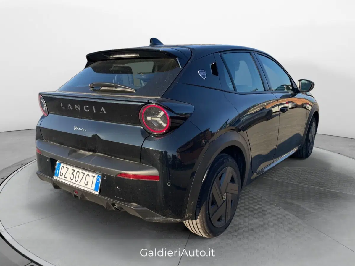 Lancia Ypsilon usata a Salerno (4)