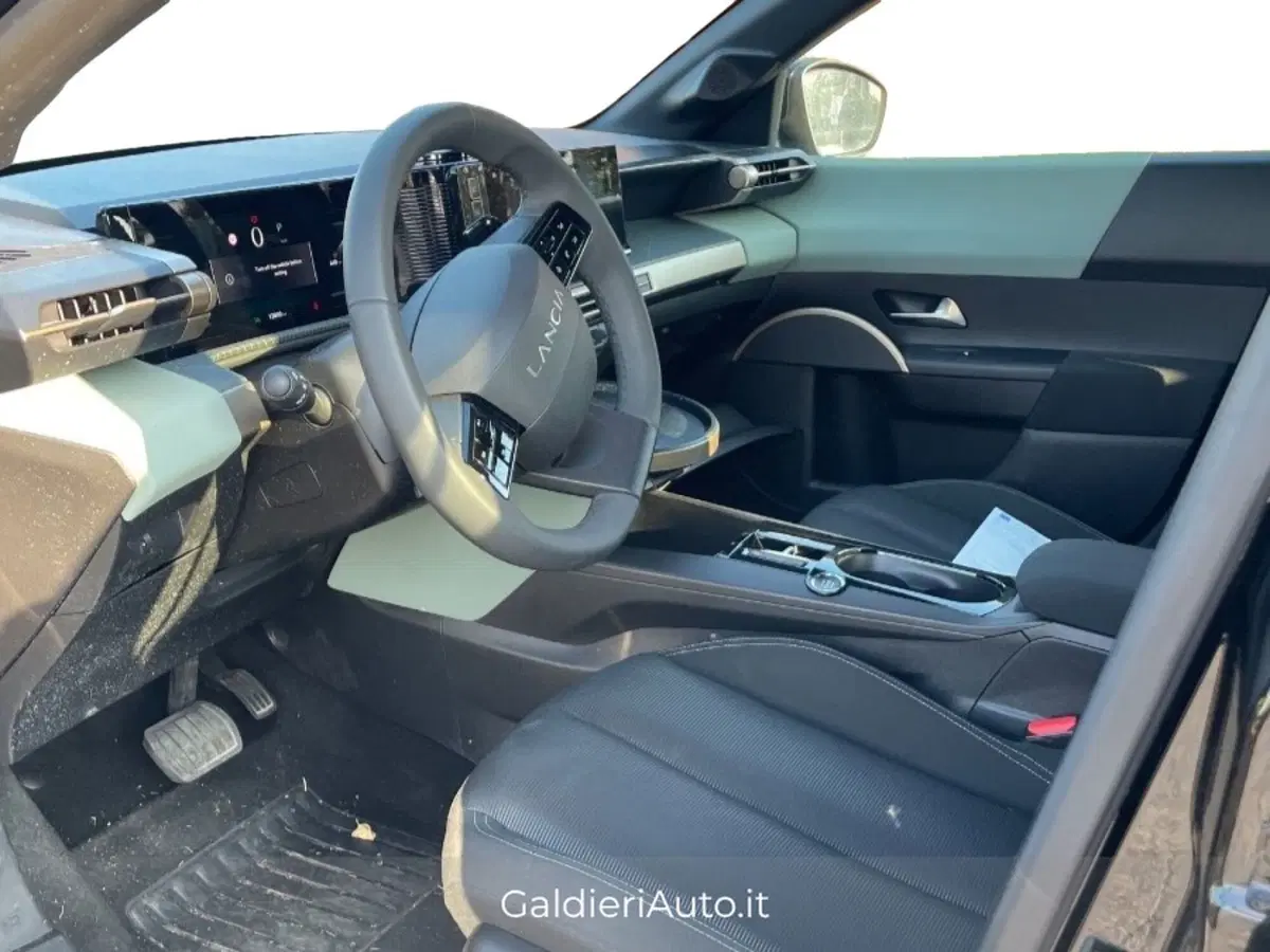 Lancia Ypsilon usata a Salerno (6)
