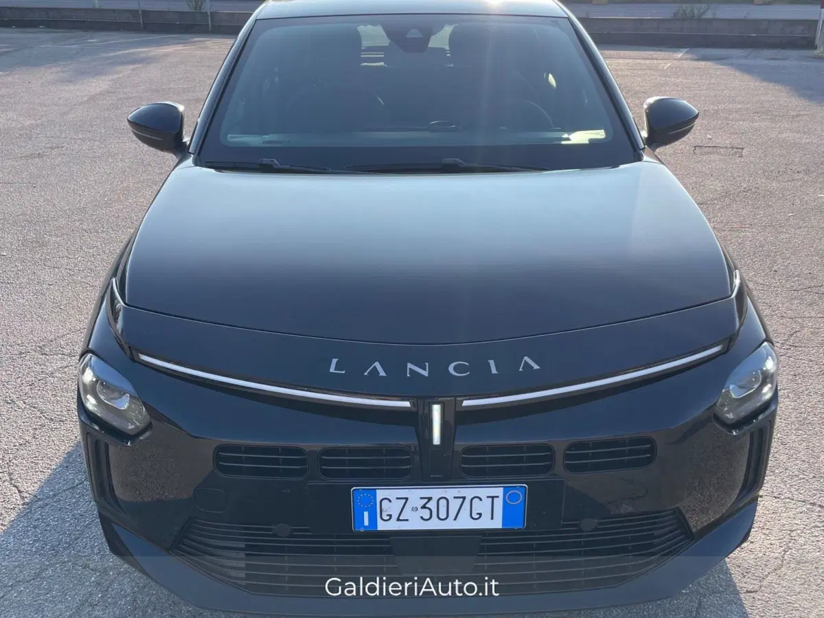Lancia Ypsilon usata a Salerno (9)
