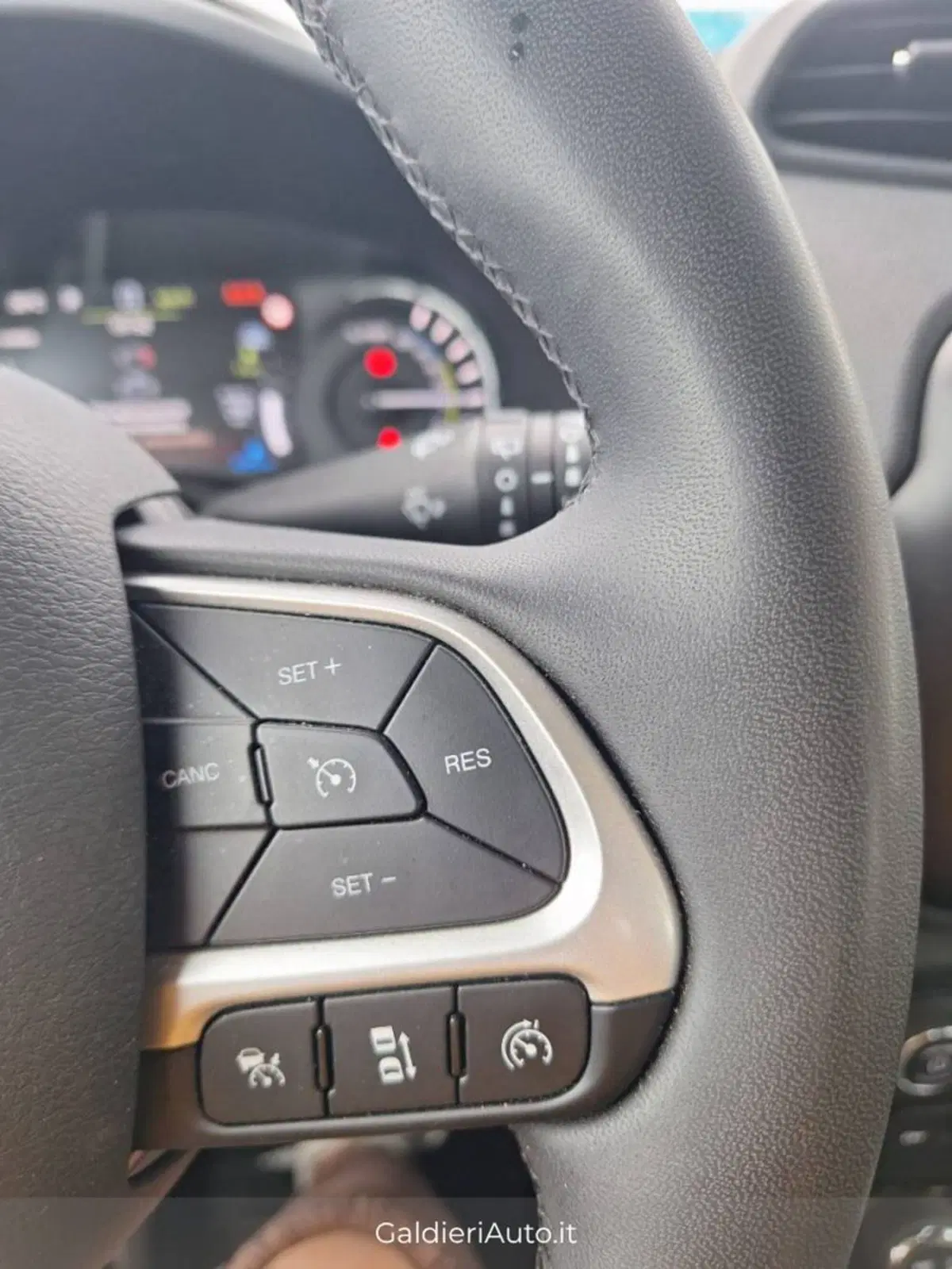 Jeep Renegade usata a Salerno (15)