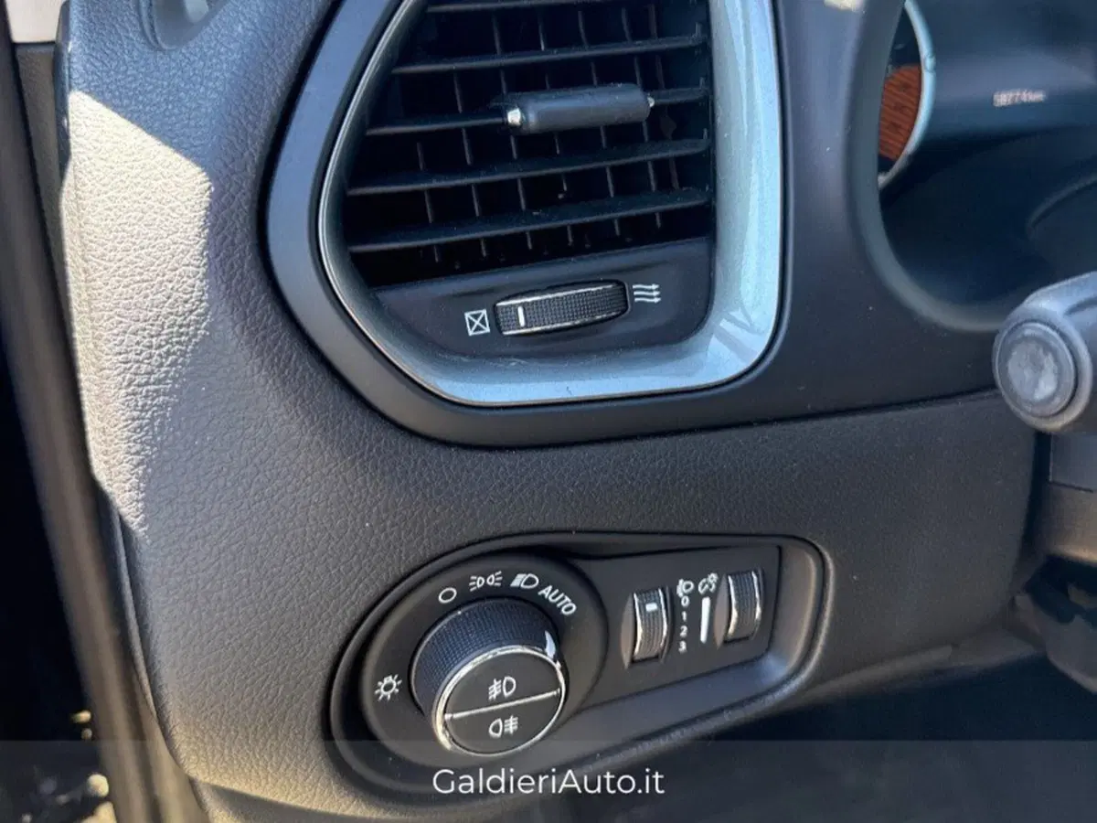 Jeep Renegade usata a Salerno (14)