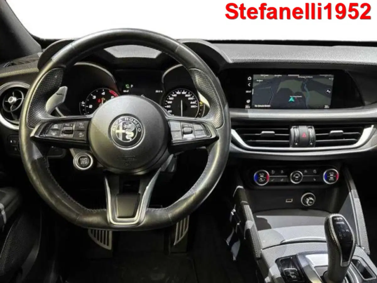 Alfa Romeo Stelvio usata a Bologna (14)
