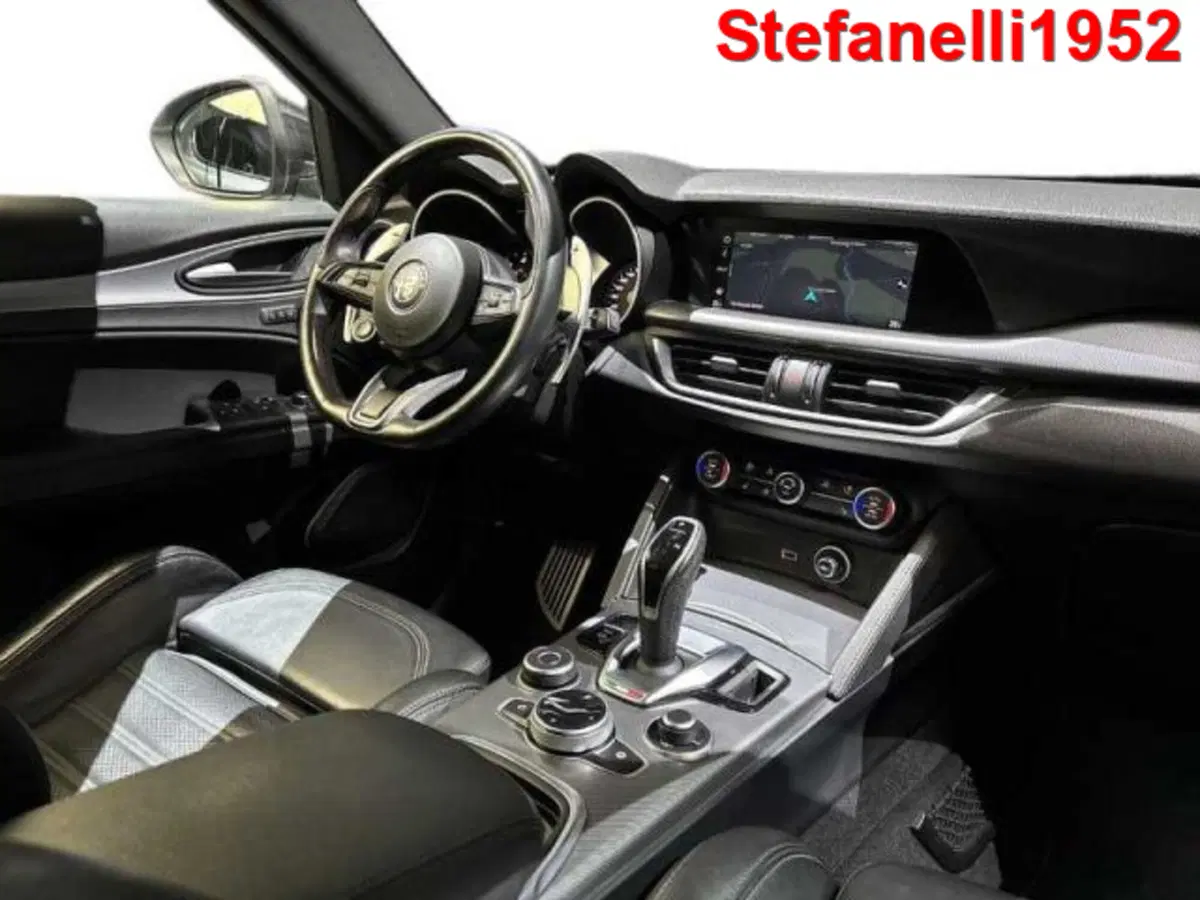 Alfa Romeo Stelvio usata a Bologna (15)