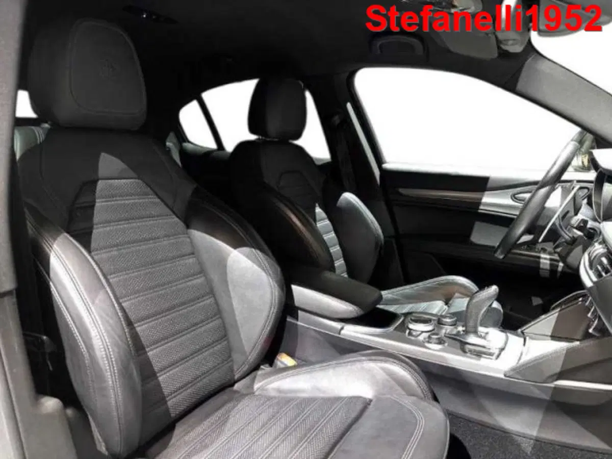 Alfa Romeo Stelvio usata a Bologna (16)