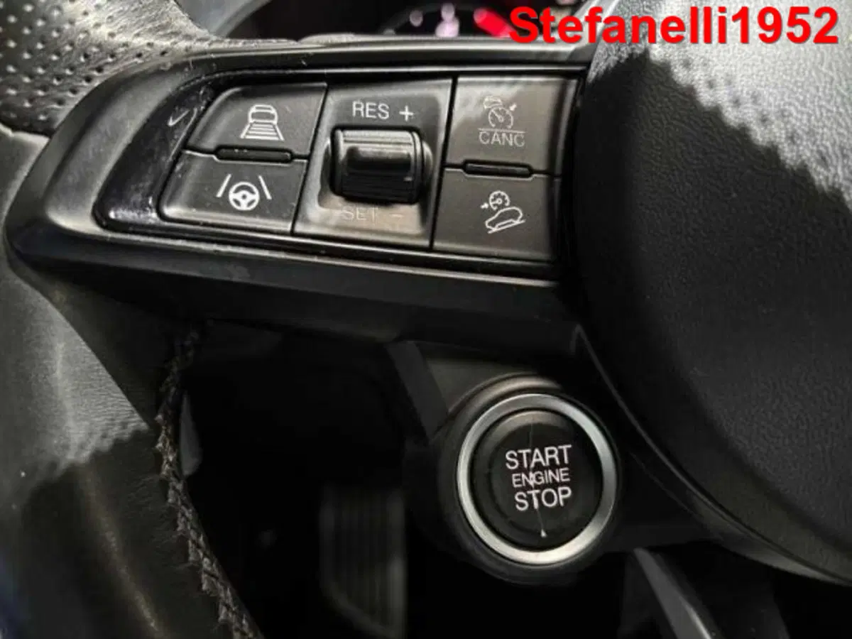 Alfa Romeo Stelvio usata a Bologna (20)