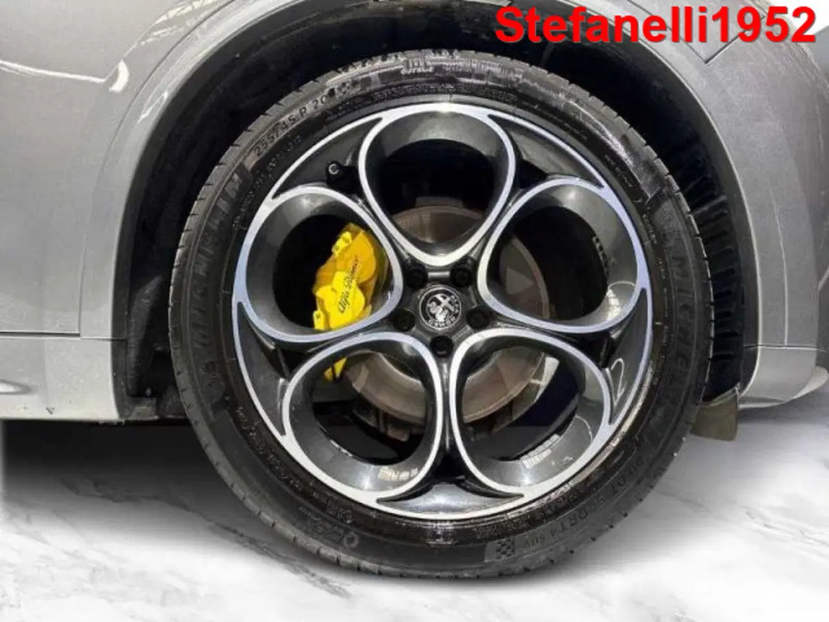 Alfa Romeo Stelvio usata a Bologna (8)