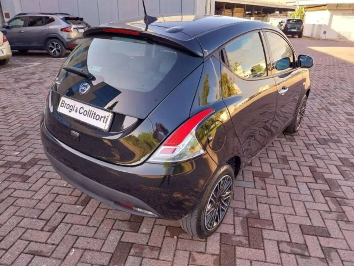 Lancia Ypsilon usata a Firenze (6)