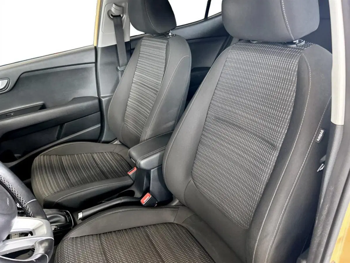 Kia Stonic usata a Piacenza (9)