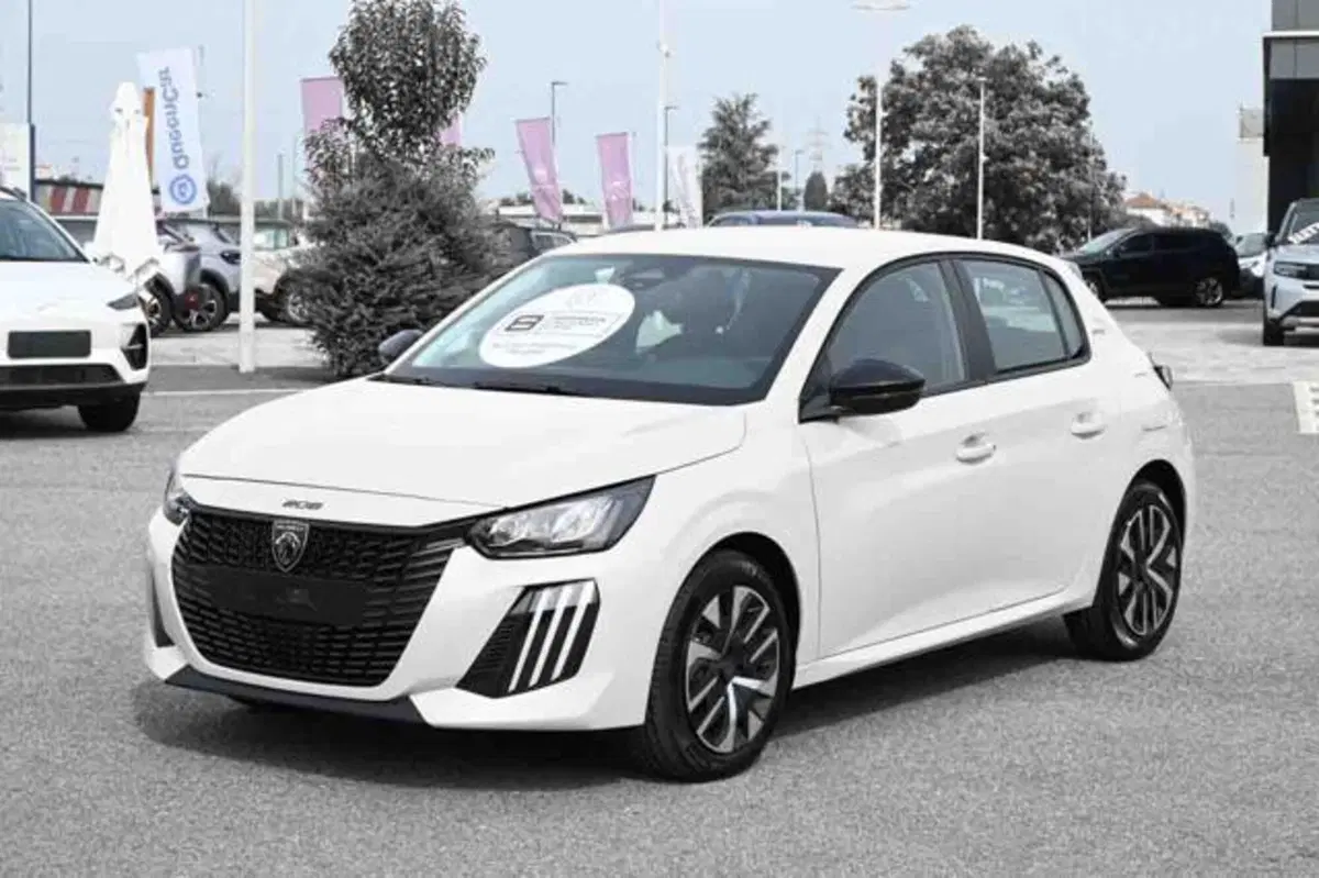 Peugeot 208 nuova a Torino