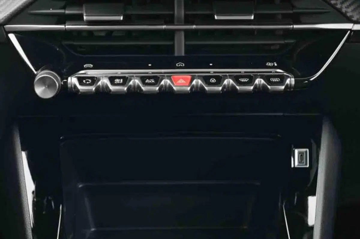 Peugeot 208 nuova a Torino (15)