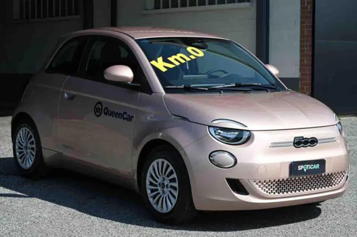 Fiat 500e nuova a Torino (2)