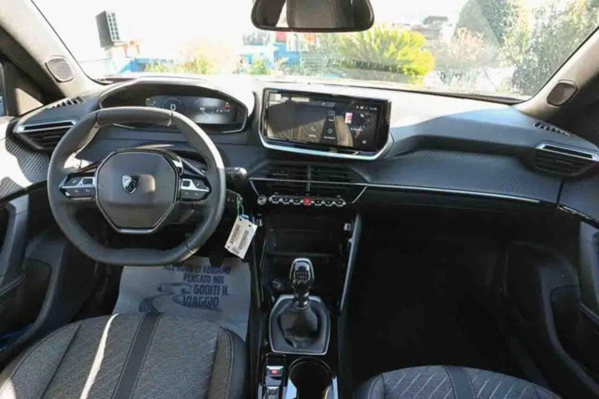 Peugeot 2008 nuova a Torino (7)