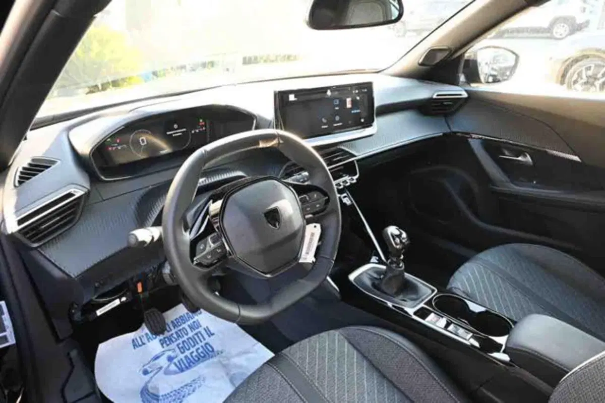 Peugeot 2008 nuova a Torino (8)