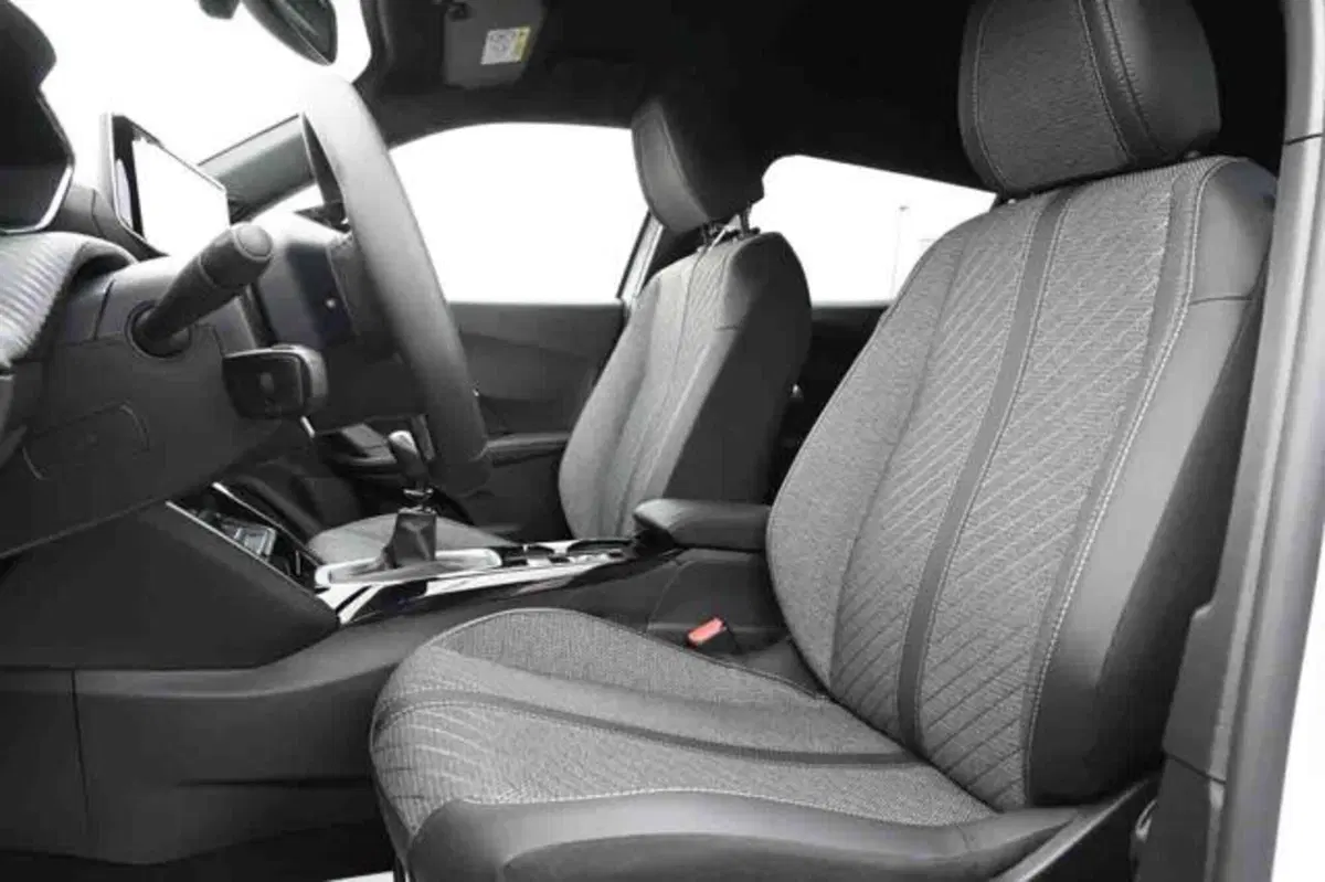 Peugeot 2008 nuova a Torino (10)