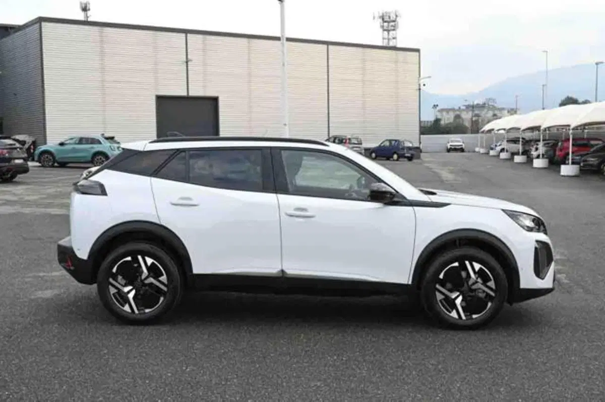 Peugeot 2008 nuova a Torino (17)