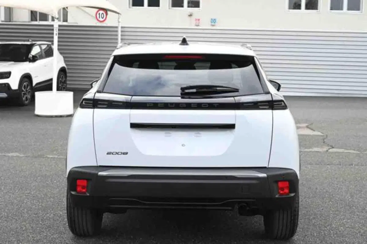 Peugeot 2008 nuova a Torino (18)