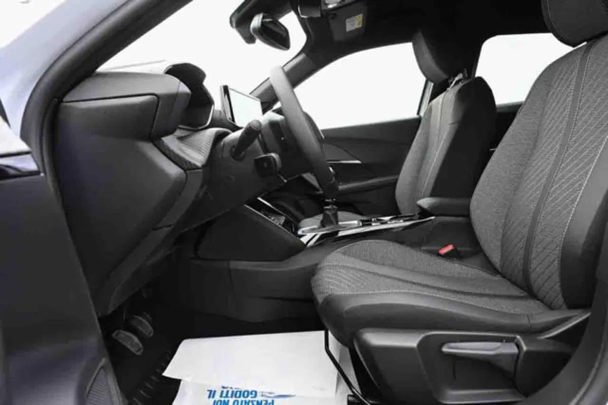 Peugeot 2008 nuova a Torino (9)