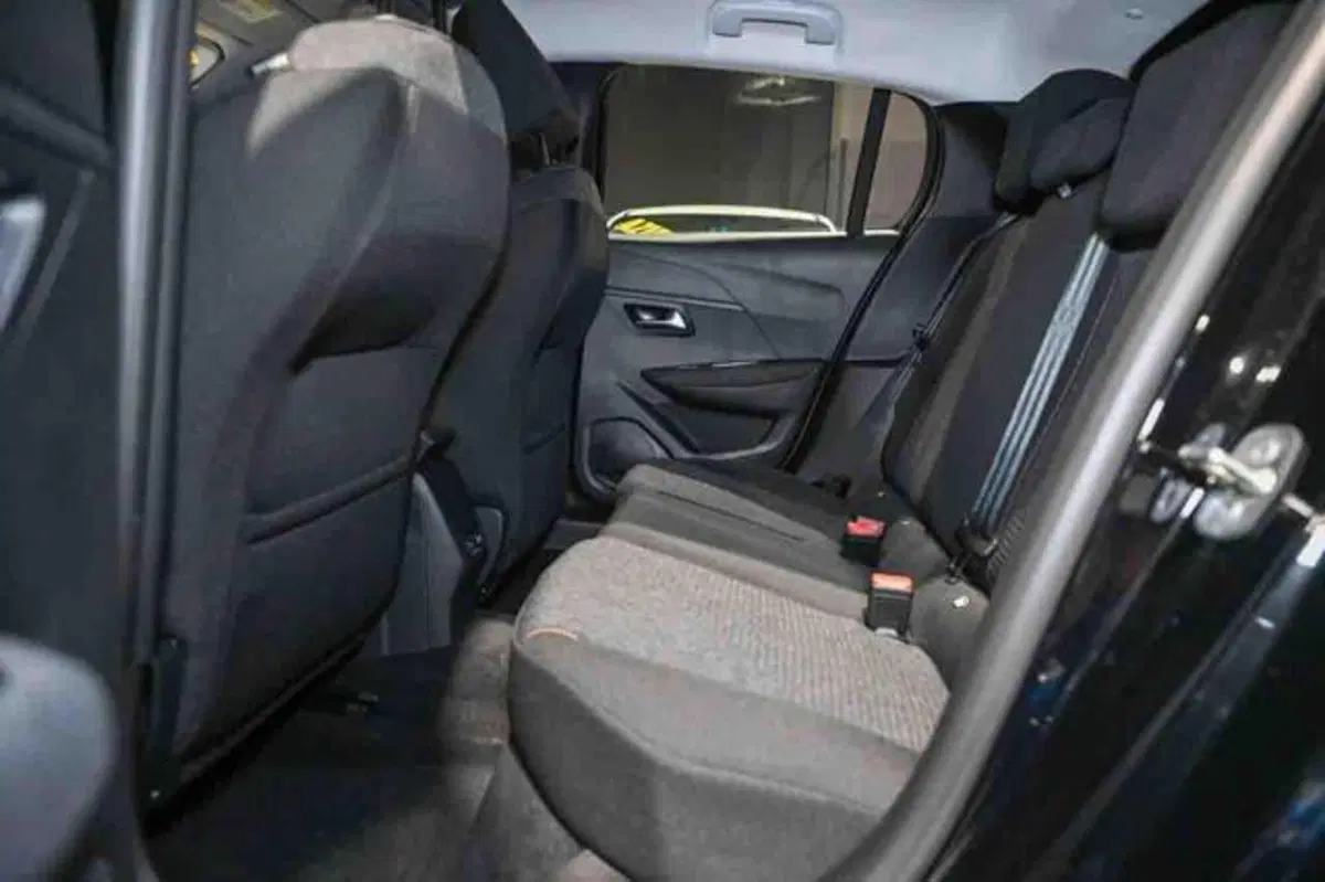 Peugeot 208 nuova a Torino (11)