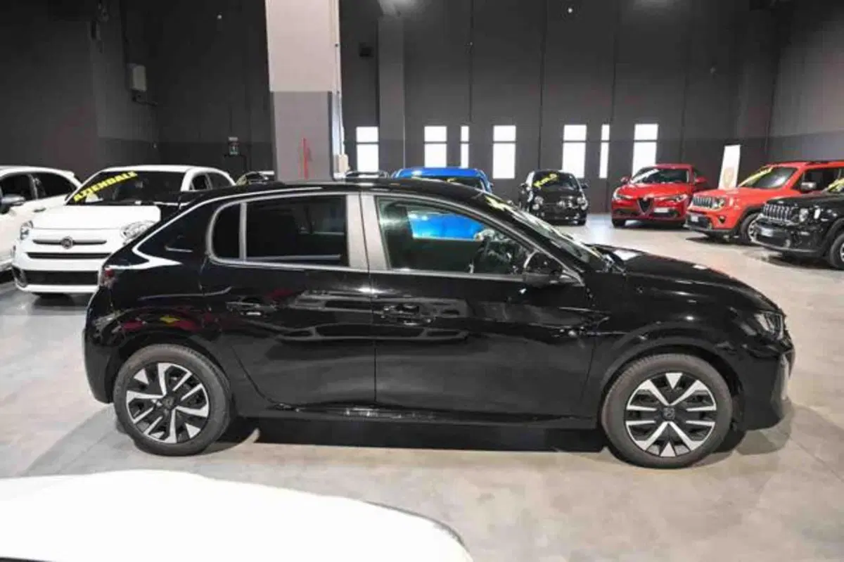 Peugeot 208 nuova a Torino (18)