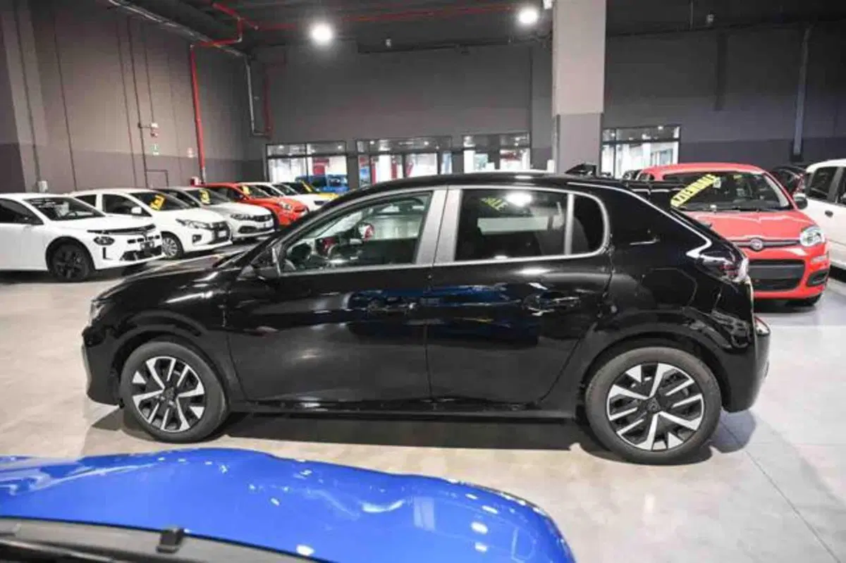 Peugeot 208 nuova a Torino (20)