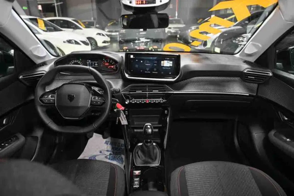 Peugeot 208 nuova a Torino (7)