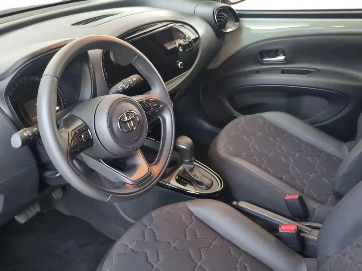 Toyota Aygo X usata a Vicenza (7)
