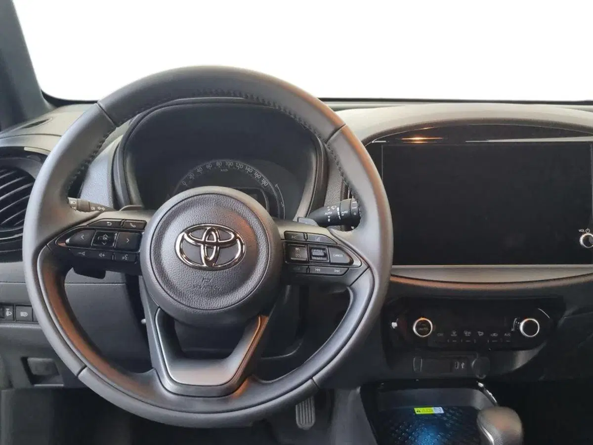 Toyota Aygo X usata a Vicenza (8)