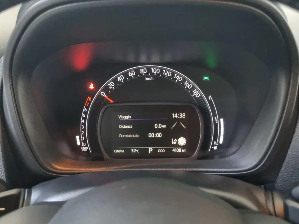 Toyota Aygo X usata a Vicenza (9)