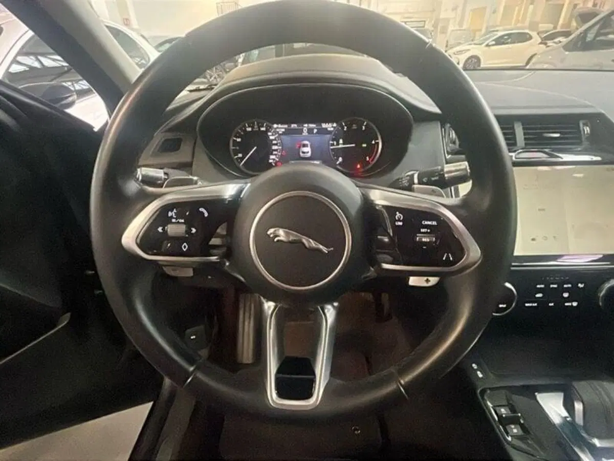 Jaguar E-Pace usata a Vicenza (12)