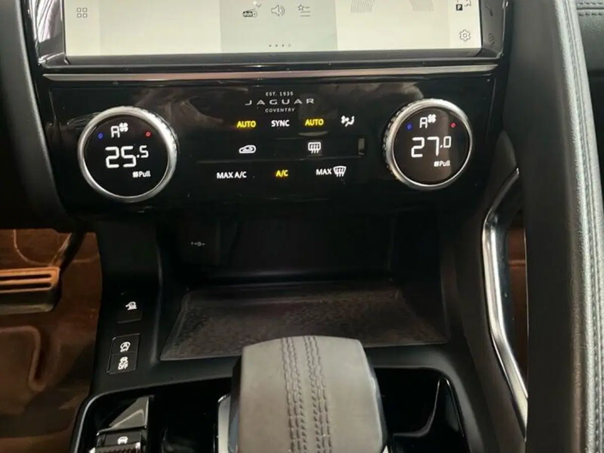 Jaguar E-Pace usata a Vicenza (15)