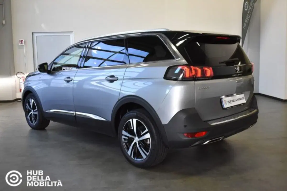 Peugeot 5008 usata a Perugia (6)