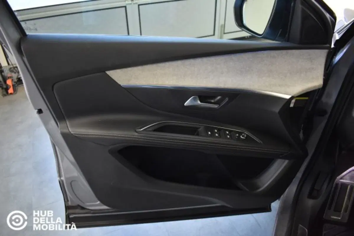 Peugeot 5008 usata a Perugia (7)